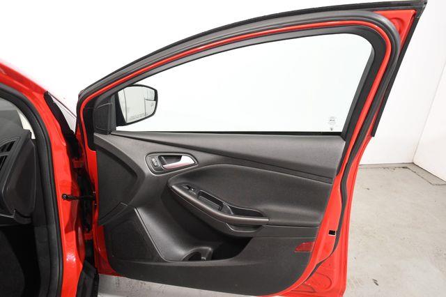 2016 Ford Focus SE photo