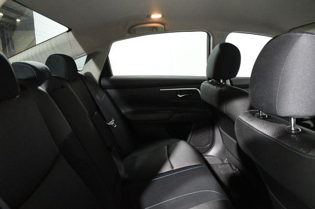 2016 Nissan Altima 2.5 SR photo