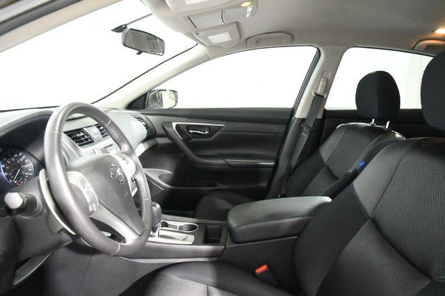 2016 Nissan Altima 2.5 SR photo
