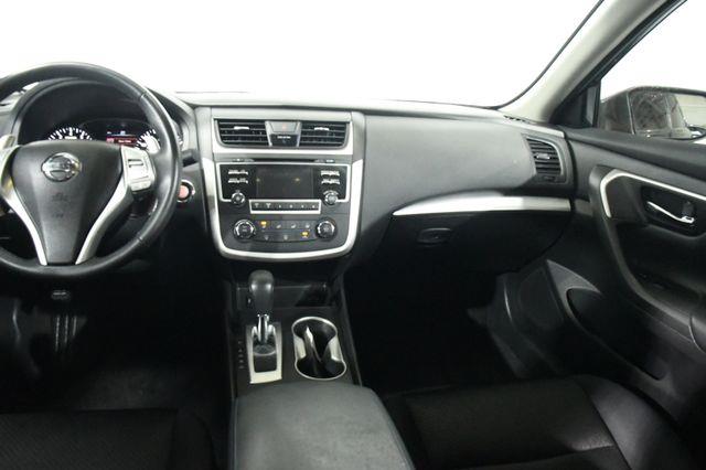 2016 Nissan Altima 2.5 SR photo