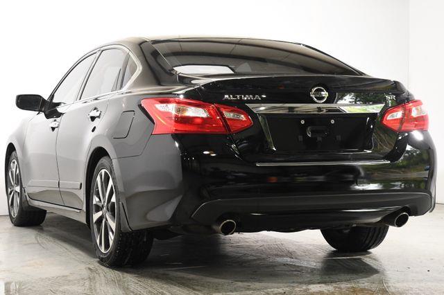 2016 Nissan Altima 2.5 SR photo