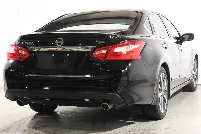 2016 Nissan Altima 2.5 SR photo