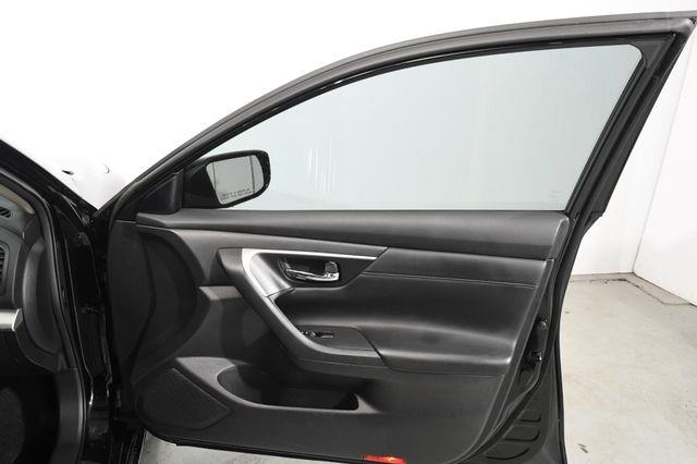 2016 Nissan Altima 2.5 SR photo