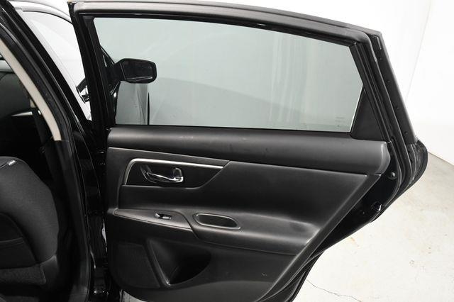 2016 Nissan Altima 2.5 SR photo