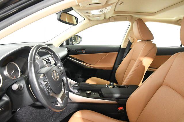 2016 Lexus IS age photo