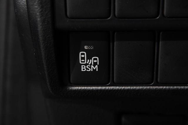 2016 Lexus IS age photo