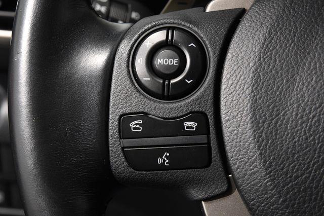 2016 Lexus IS age photo