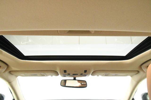 2016 Lexus IS age photo