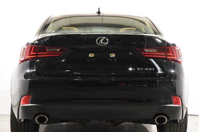 2016 Lexus IS age photo