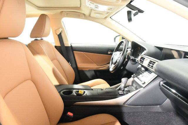 2016 Lexus IS age photo