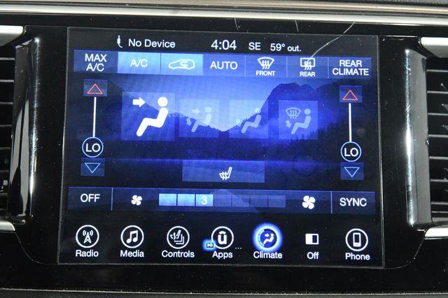 2017 Chrysler Pacifica Touring-L w/Nav/Blind Spot/ Sa photo