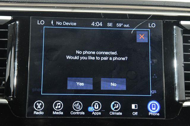 2017 Chrysler Pacifica Touring-L w/Nav/Blind Spot/ Sa photo