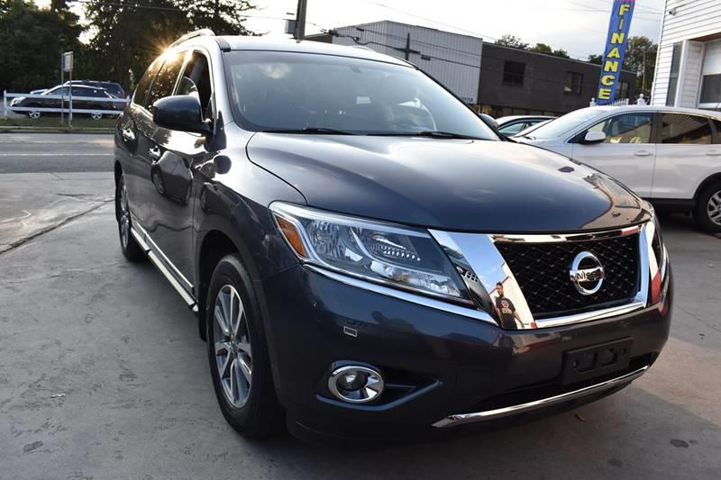 2014 Nissan Pathfinder S photo