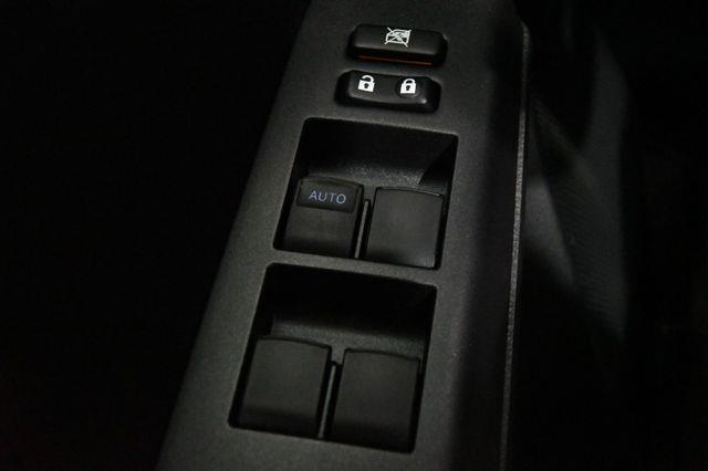 2016 Toyota RAV4 LE photo
