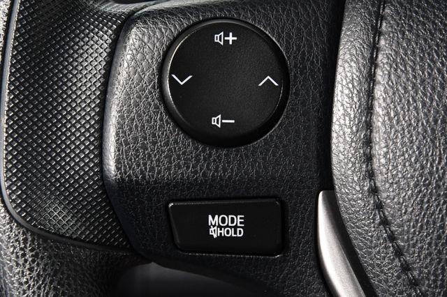 2016 Toyota RAV4 LE photo
