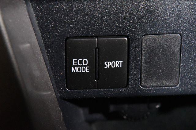 2016 Toyota RAV4 LE photo
