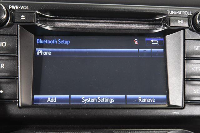 2016 Toyota RAV4 LE photo