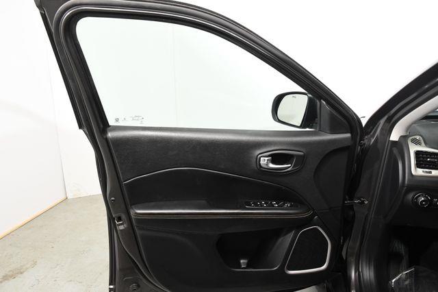 2018 Jeep Compass Latitude photo
