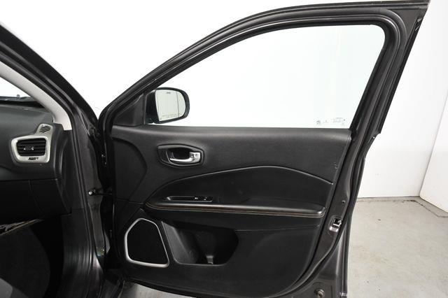 2018 Jeep Compass Latitude photo