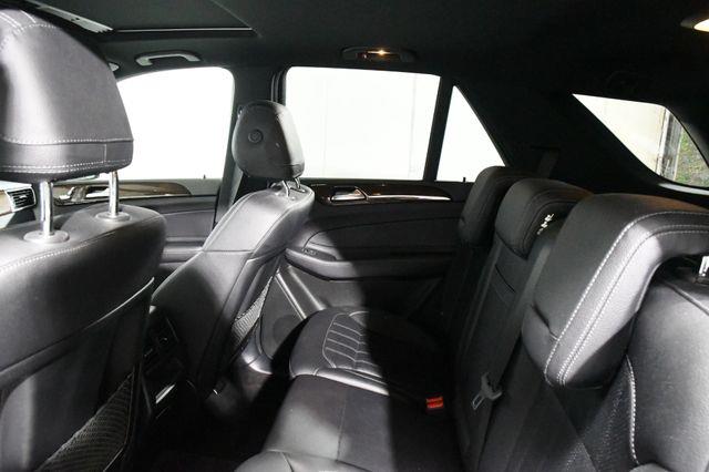 2016 Mercedes-Benz GLE 300d w/ Nav/ Blind Spot/ Safety photo