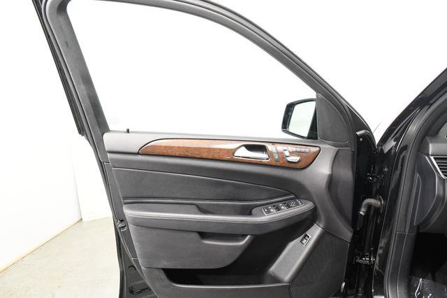 2016 Mercedes-Benz GLE 300d w/ Nav/ Blind Spot/ Safety photo