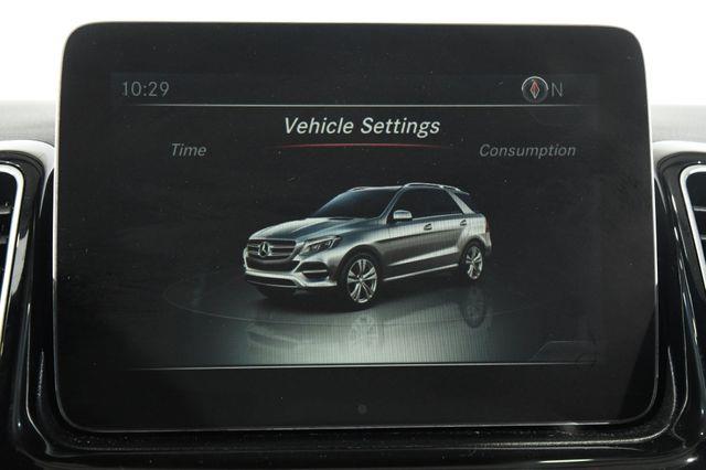 2016 Mercedes-Benz GLE 300d w/ Nav/ Blind Spot/ Safety photo