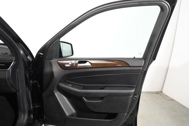 2016 Mercedes-Benz GLE 300d w/ Nav/ Blind Spot/ Safety photo