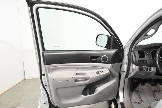2011 Toyota Tacoma V6 photo