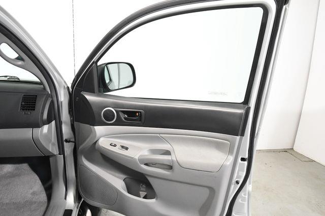 2011 Toyota Tacoma V6 photo