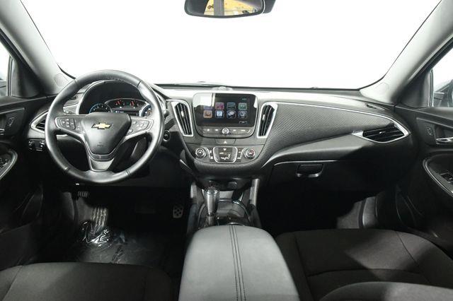 2016 Chevrolet Malibu LT photo