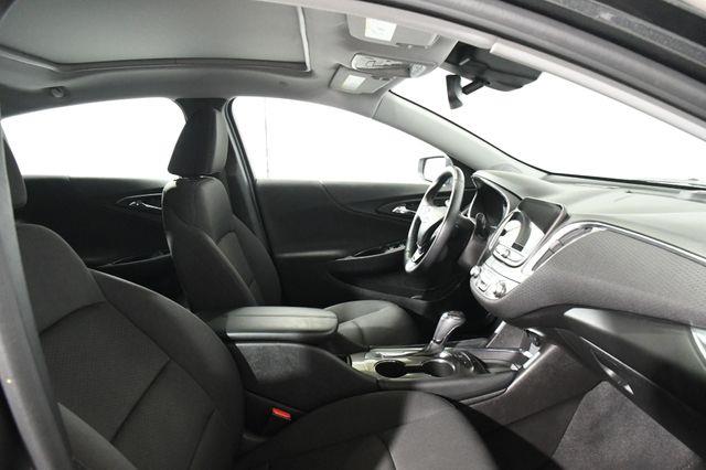 2016 Chevrolet Malibu LT photo