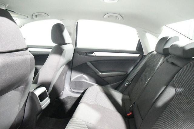 2016 Volkswagen Passat 1.8T S photo