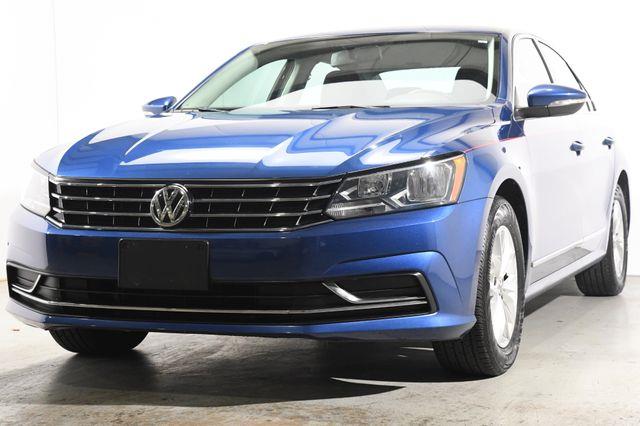 The 2016 Volkswagen Passat 1.8T S photos
