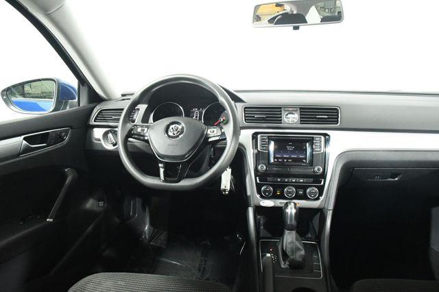 2016 Volkswagen Passat 1.8T S photo