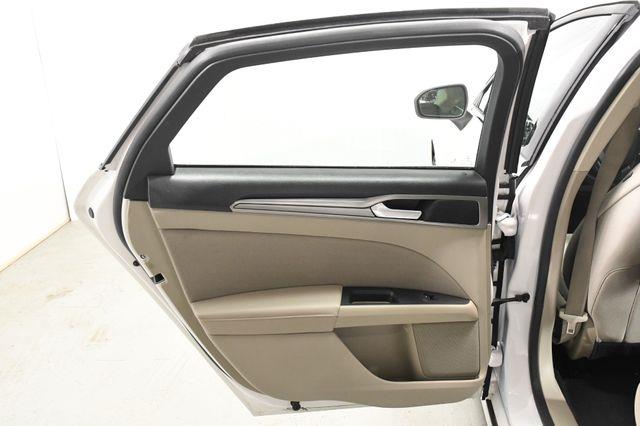 2018 Ford Fusion Hybrid SE w/ Sun roof photo