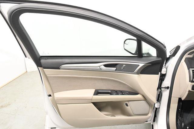 2018 Ford Fusion Hybrid SE w/ Sun roof photo
