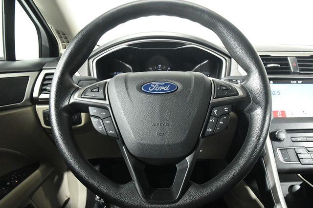 2018 Ford Fusion Hybrid SE w/ Sun roof photo