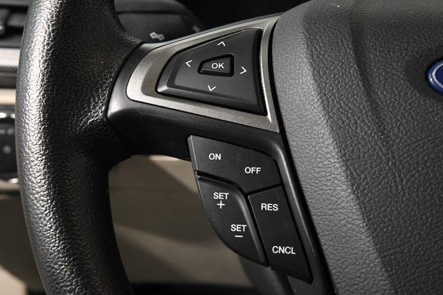 2018 Ford Fusion Hybrid SE w/ Sun roof photo