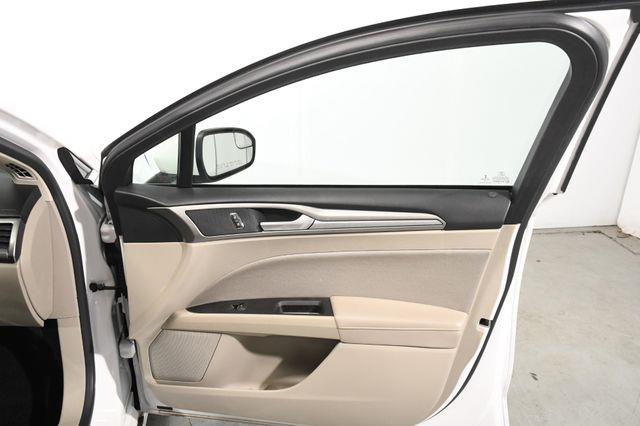 2018 Ford Fusion Hybrid SE w/ Sun roof photo