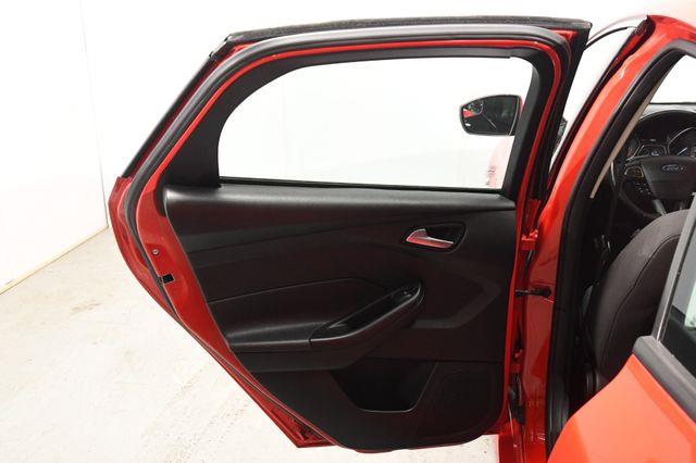 2015 Ford Focus SE photo