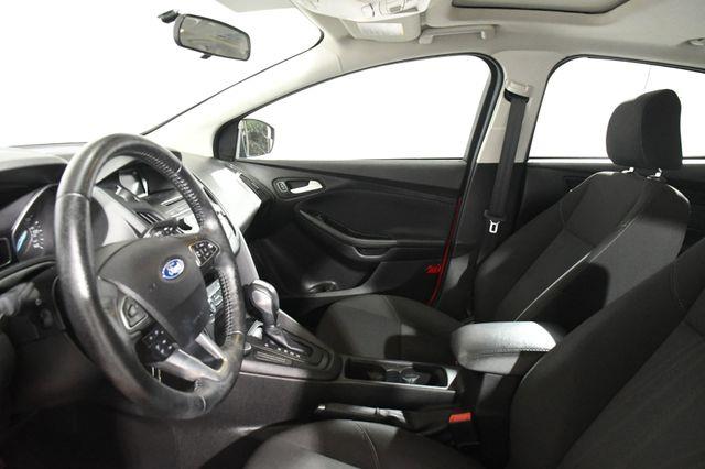 2015 Ford Focus SE photo