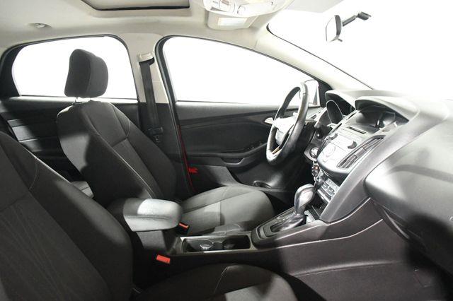 2015 Ford Focus SE photo