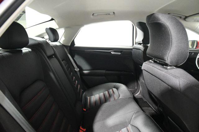 2016 Ford Fusion SE photo
