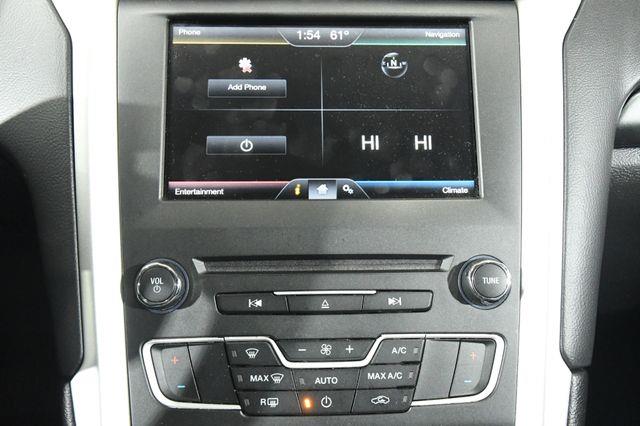 2016 Ford Fusion SE photo