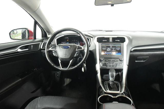 2016 Ford Fusion SE photo