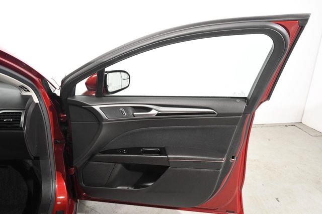 2016 Ford Fusion SE photo
