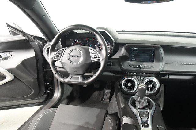 2016 Chevrolet Camaro 1LT photo