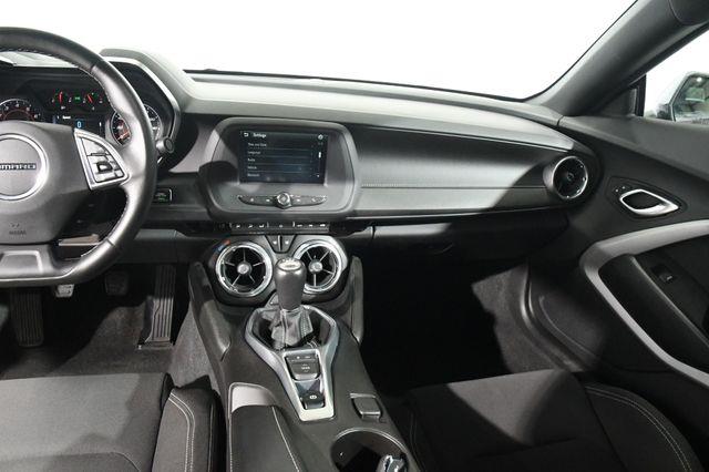 2016 Chevrolet Camaro 1LT photo