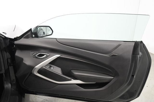 2016 Chevrolet Camaro 1LT photo