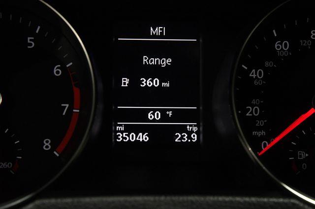2016 Volkswagen Passat 1.8T R-Line w/Comfort Pkg photo
